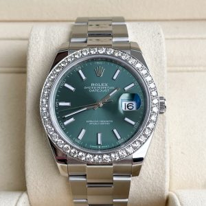 Rolex Datejust 41mm Full Set 2024 UNWORN Diamanten 126300 Grün Diamond Bezel