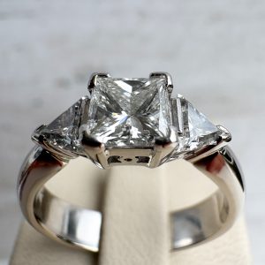 Goldring 18k 750 mit Diamanten 1,05 ct Weißgold 18,8 mm Damen Ring