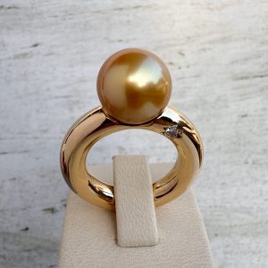 Goldring mit 0,12 ct Brillant und Südsee Perle 18k 750 Gelbgold 18,7 mm Ring Damen