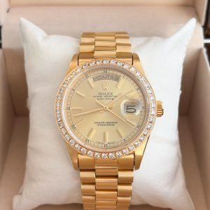 Rolex Day-Date 36 mm aus 1978 President 18k Gold Diamanten Bezel Iced 18038 Herrenuhr