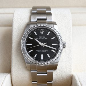 Rolex Oyster Perpetual 34 mm Black Medium Full Set 2025 UNWORN 124200 Diamond Bezel