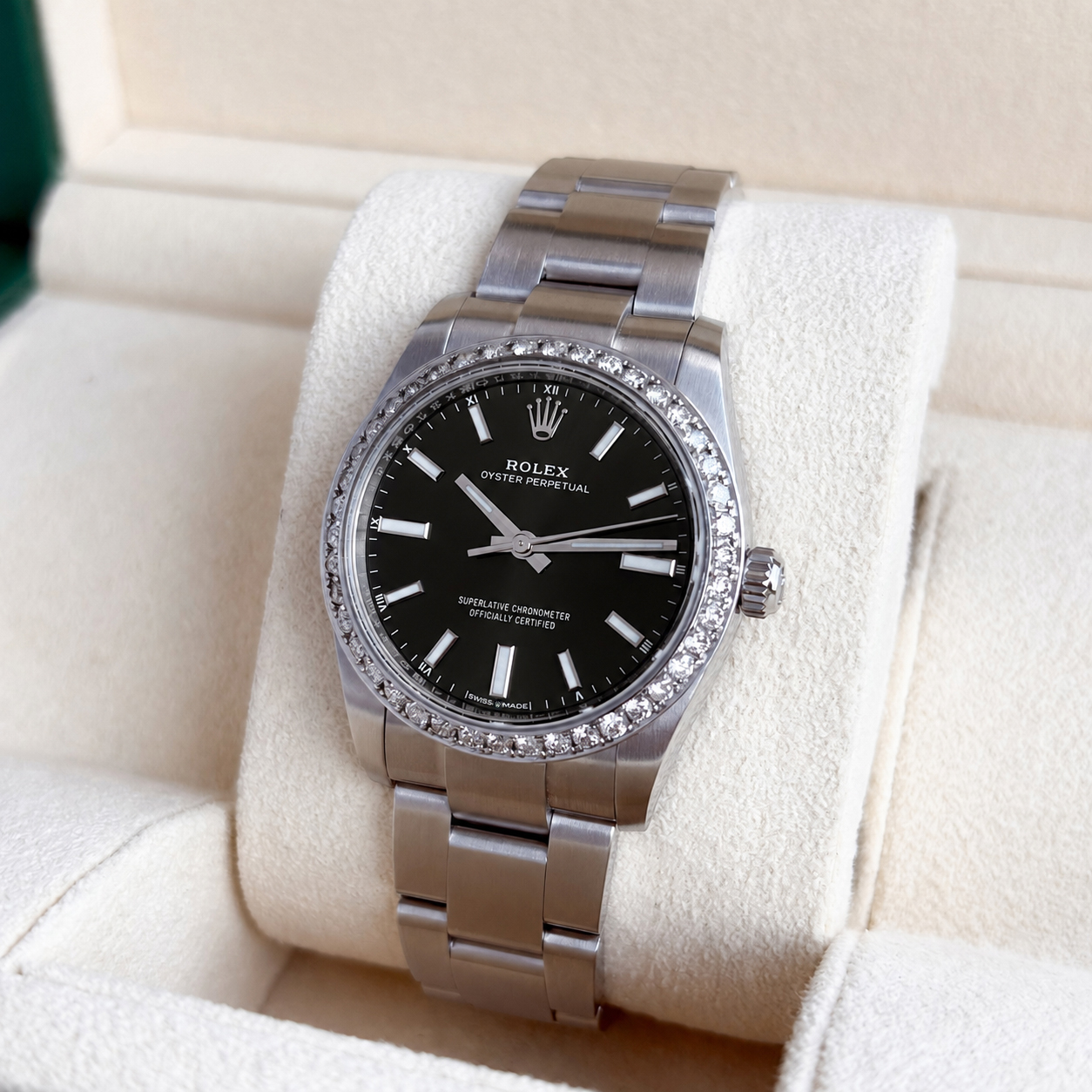 Rolex Oyster Perpetual 34 mm Black Medium Full Set 2025 UNWORN 124200 Diamond Bezel – Bild 4