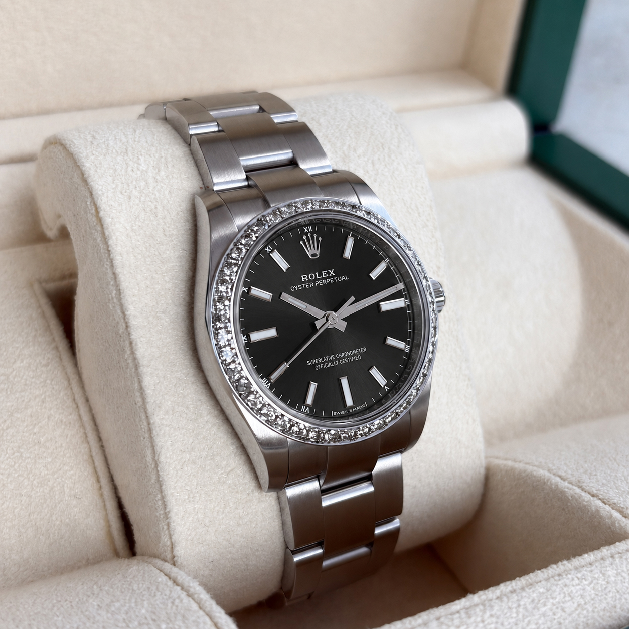 Rolex Oyster Perpetual 34 mm Black Medium Full Set 2025 UNWORN 124200 Diamond Bezel – Bild 5
