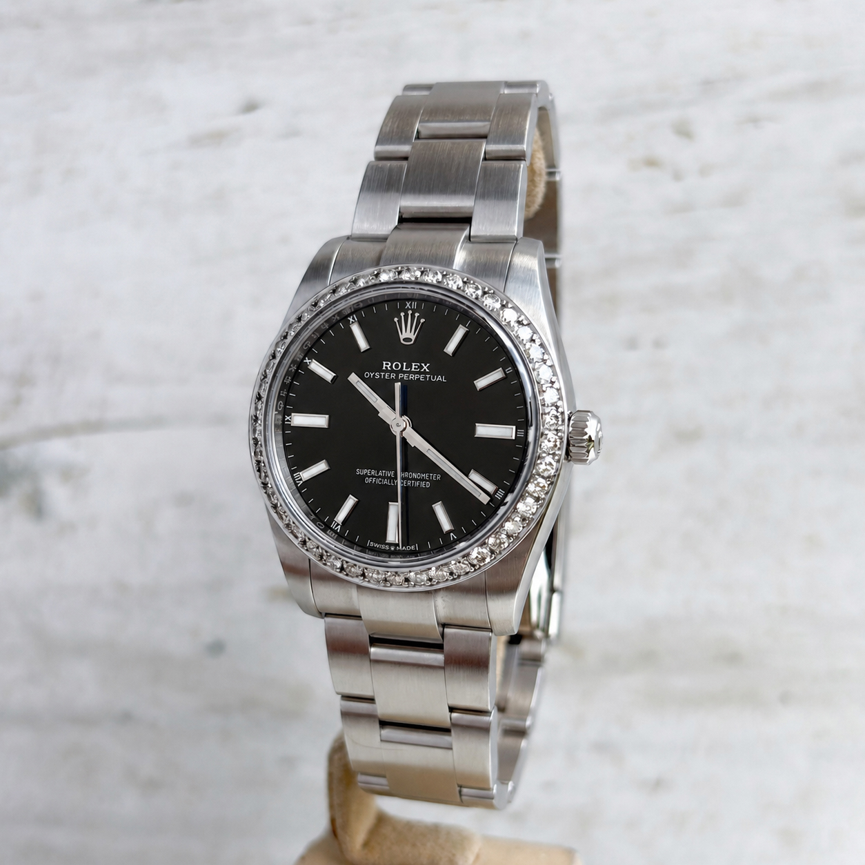 Rolex Oyster Perpetual 34 mm Black Medium Full Set 2025 UNWORN 124200 Diamond Bezel – Bild 6